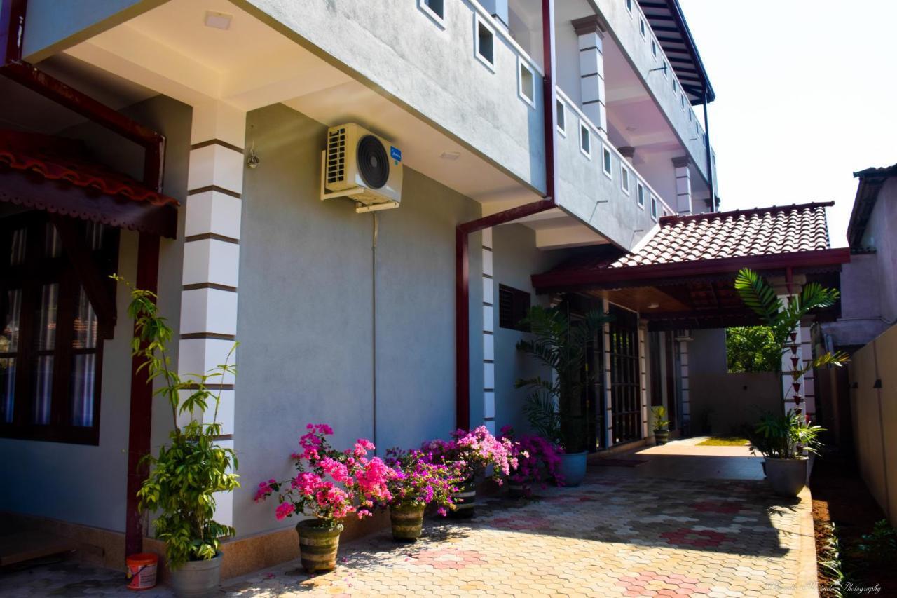 Tenasi Beach Resort Ahangama Exterior photo